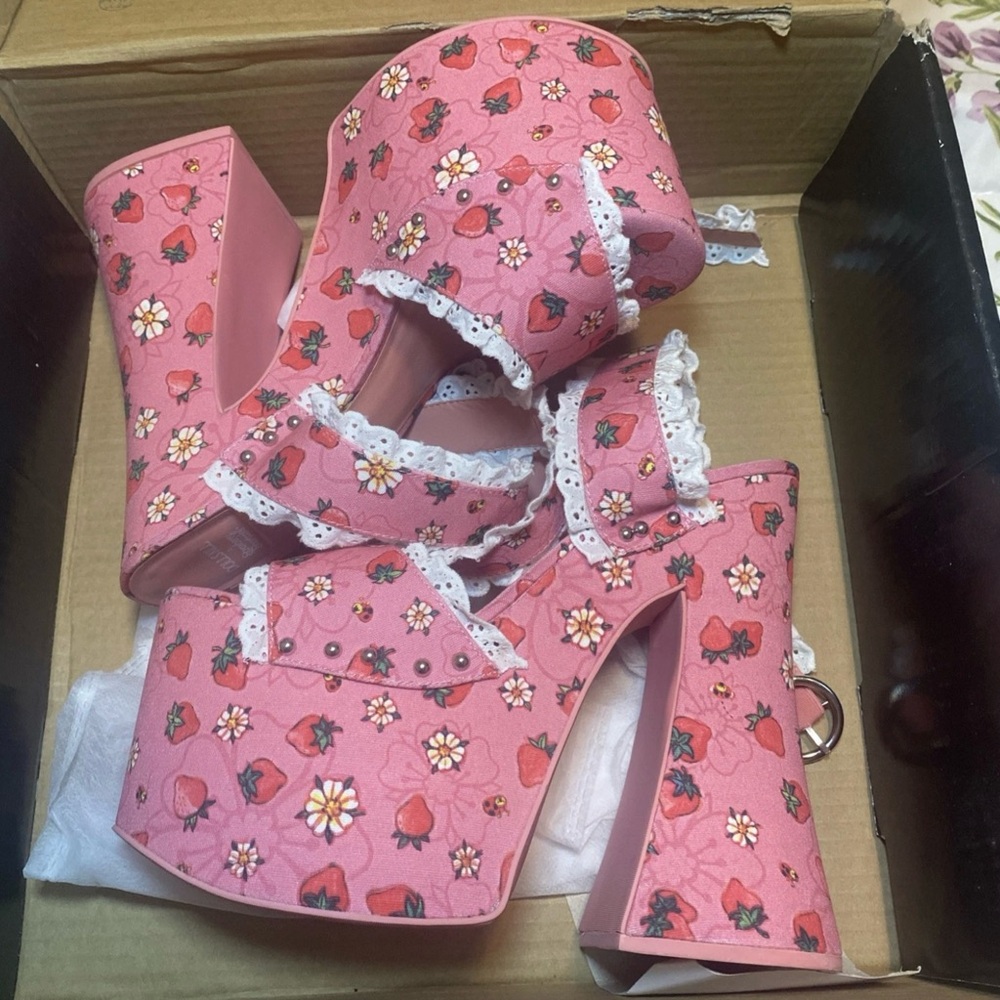 Dolls Kill Pink Strawberry Shortcake platform sandal size 9